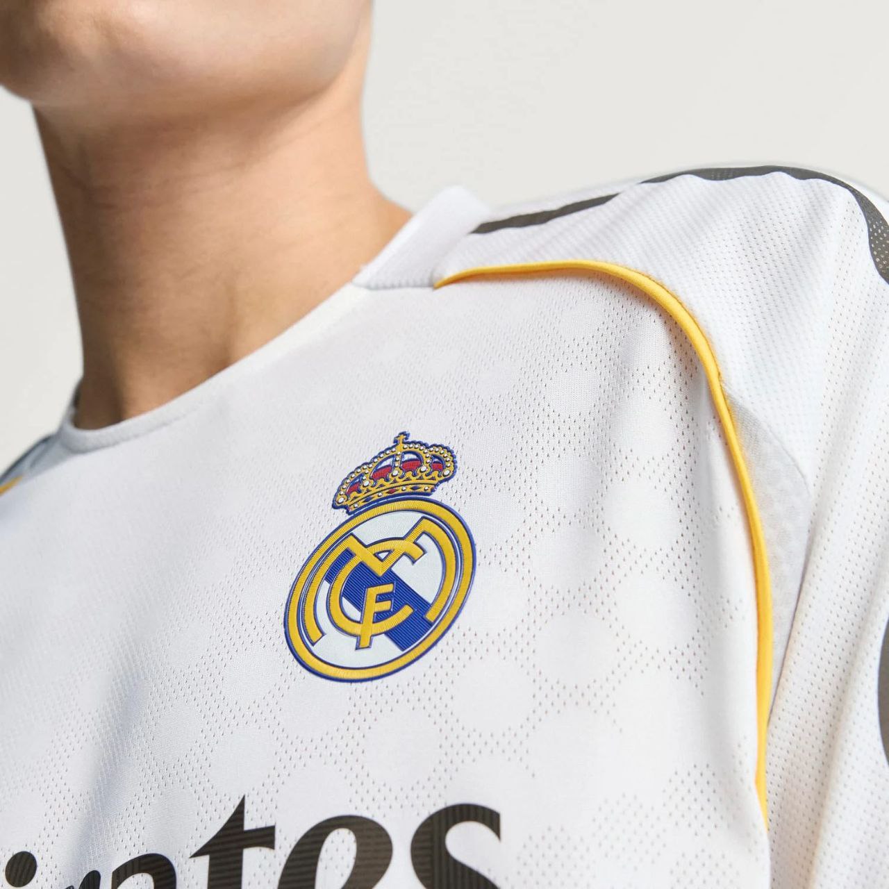 Camiseta Local Player version Real Madrid (ajuste slim), temporada 2025/2026